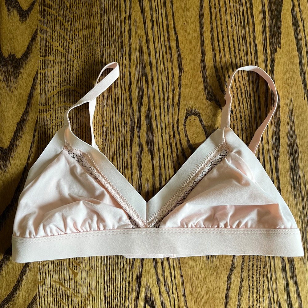 Victoria's Secret Bra Light‎ Blush Pink Lace Trim Incredible Bralette Large